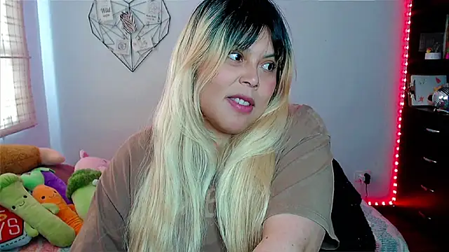 EllieMoonX online show from November 2025 03:55:01 PM