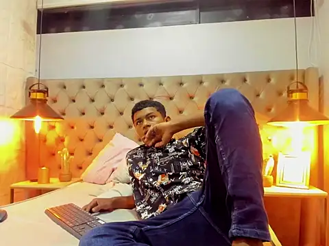 MorenitoDigno online show from October 2025 06:46:02 PM