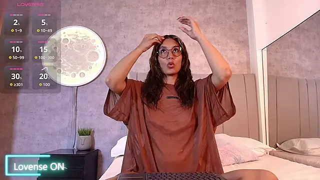 alexandralopez- online show from November 2025 06:51:01 PM