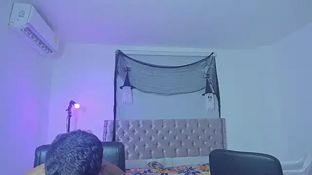 Snapshot of isaac_master77 chatting on November 2025 04:01:01 AM isaac master77 online show from November 2025 04:01:01 AM