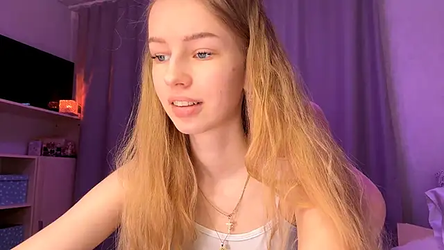 LunaCrave online show from February 2026 05:12:02 PM