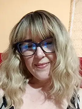 Amelialove42 online show from May 2026 05:53:01 PM
