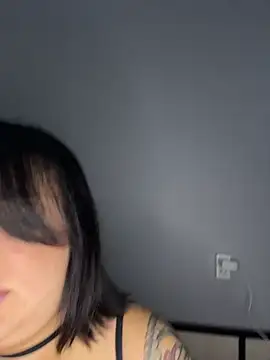 Snapshot of SwittieKendra chatting on November 2025 07:18:02 AM SwittieKendra online show from November 2025 07:18:02 AM