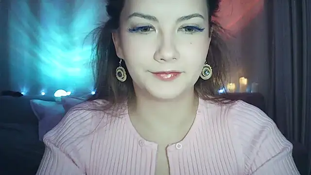 Snapshot of MoodieMira chatting on February 2026 05:10:01 PM MoodieMira online show from February 2026 05:10:01 PM