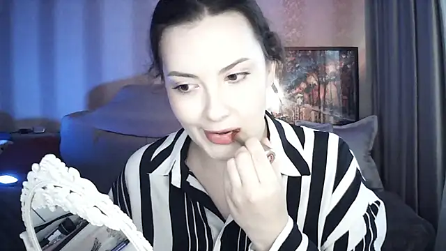 Snapshot of MoodieMira chatting on June 2026 05:25:01 PM MoodieMira online show from June 2026 05:25:01 PM