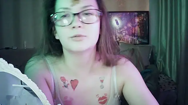 Snapshot of MoodieMira chatting on June 2026 09:25:01 PM MoodieMira online show from June 2026 09:25:01 PM