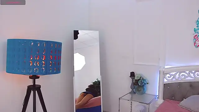 ArielLoove online show from November 2025 01:21:02 PM