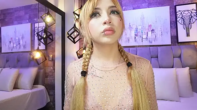 Sophia Bellucci online show from November 2025 12:26:01 PM