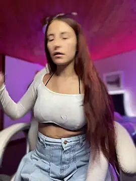 Im scarlett18 online show from October 2025 03:46:02 PM