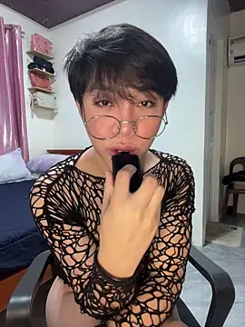 Snapshot of Keyka15 chatting on February 2026 10:11:02 AM Keyka15 online show from February 2026 10:11:02 AM