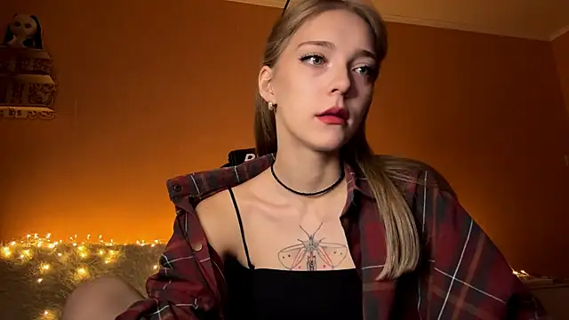 EvaPeace online show from October 2025 04:17:01 PM