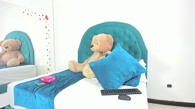 Snapshot of Grecia_Moore chatting on November 2025 01:33:02 PM Grecia Moore online show from November 2025 01:33:02 PM