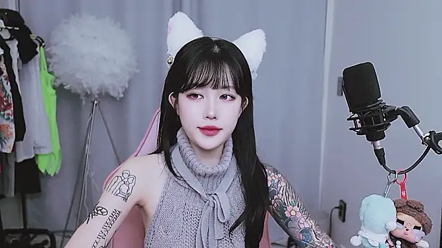 Snapshot of MISA_02 chatting on April 2026 12:29:02 PM MISA 02 online show from April 2026 12:29:02 PM
