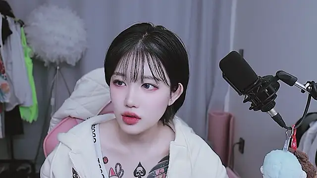 Snapshot of MISA_02 chatting on May 2026 02:45:01 PM MISA 02 online show from May 2026 02:45:01 PM