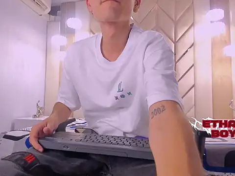 Ethan Boy  online show from February 2026 08:29:02 PM