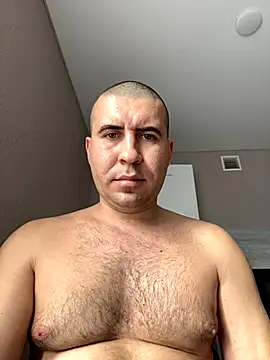 AronMode online show from November 2025 10:48:02 AM