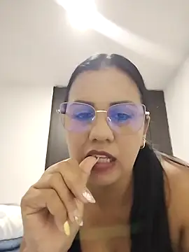 Candy-Samanthy online show from October 2025 01:46:01 AM