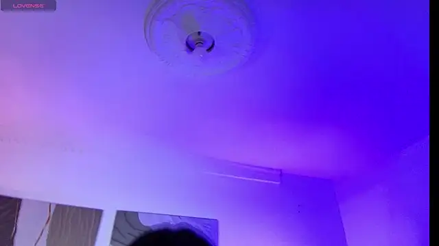 Nia Blum online show from November 2025 03:18:02 AM