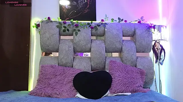 alix kitty online show from April 2026 10:37:02 PM