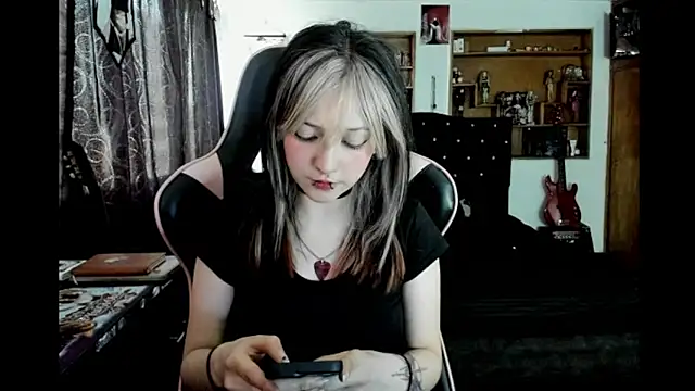 Maki Zein  online show from January 2026 10:23:01 PM