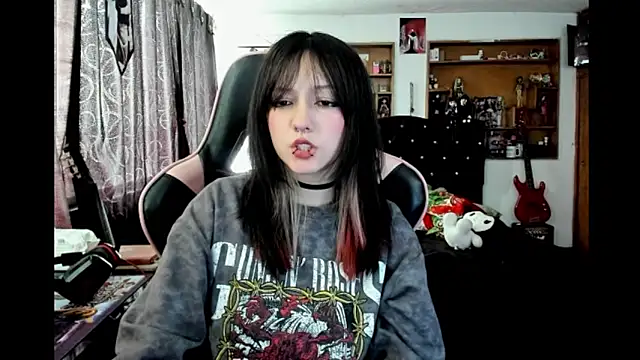 Snapshot of Maki_Zein_ chatting on January 2026 02:10:01 PM Maki Zein online show from January 2026 02:10:01 PM