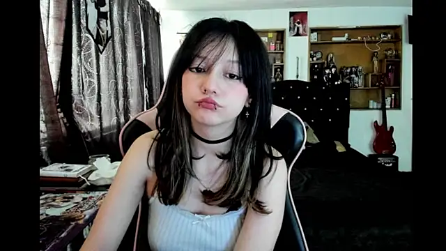 Snapshot of Maki_Zein_ chatting on February 2026 07:29:01 PM Maki Zein online show from February 2026 07:29:01 PM