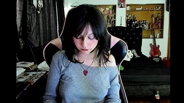 Snapshot of Maki_Zein_ chatting on February 2026 08:58:01 PM Maki Zein online show from February 2026 08:58:01 PM