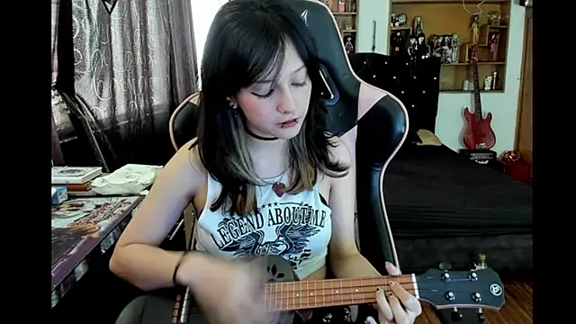 Snapshot of Maki_Zein_ chatting on February 2026 08:26:02 PM Maki Zein online show from February 2026 08:26:02 PM