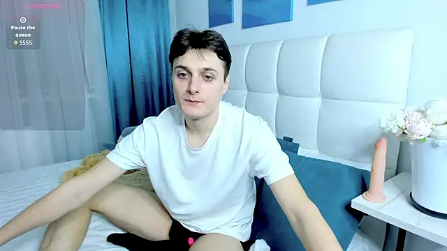 GGimperator  online show from November 2025 03:22:02 PM