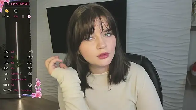 Mori Girll online show from November 2025 01:11:02 PM