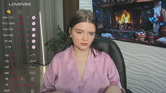 Mori Girll online show from November 2025 01:13:01 PM