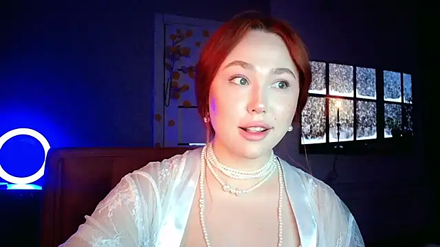 LolaMint  online show from November 2025 12:40:02 PM