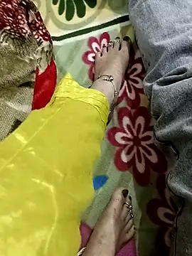 HOT-CPL-11 online show from November 2025 05:57:01 PM