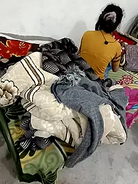 HOT-CPL-11 online show from November 2025 06:35:02 PM