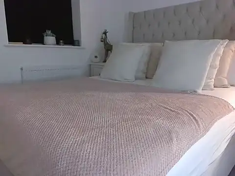 Snapshot of NaughtyMrsKnox chatting on October 2025 07:34:02 PM NaughtyMrsKnox online show from October 2025 07:34:02 PM