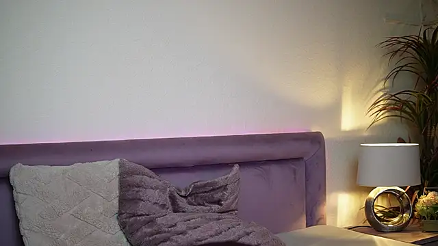 JoelleApril online show from November 2025 09:04:02 PM