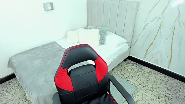 Snapshot of Amira_mansour chatting on October 2025 07:21:02 PM Amira mansour online show from October 2025 07:21:02 PM