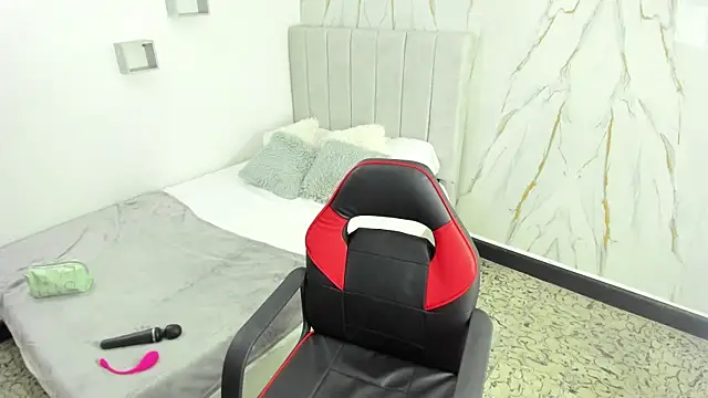 Snapshot of Amira_mansour chatting on October 2025 07:14:02 PM Amira mansour online show from October 2025 07:14:02 PM