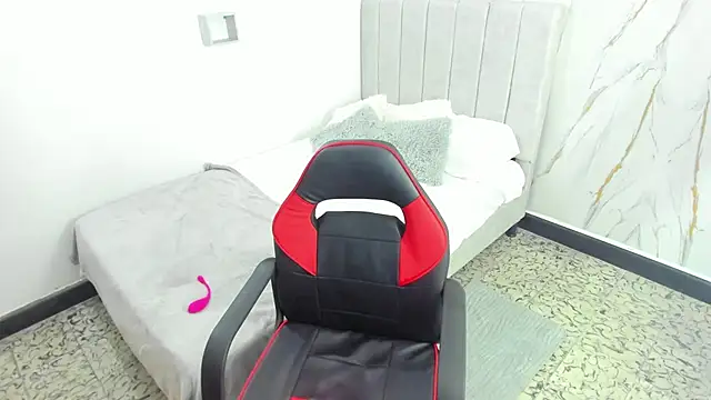 Snapshot of Amira_mansour chatting on November 2025 12:18:01 PM Amira mansour online show from November 2025 12:18:01 PM