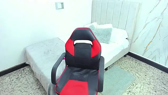 Snapshot of Amira_mansour chatting on November 2025 04:18:02 PM Amira mansour online show from November 2025 04:18:02 PM