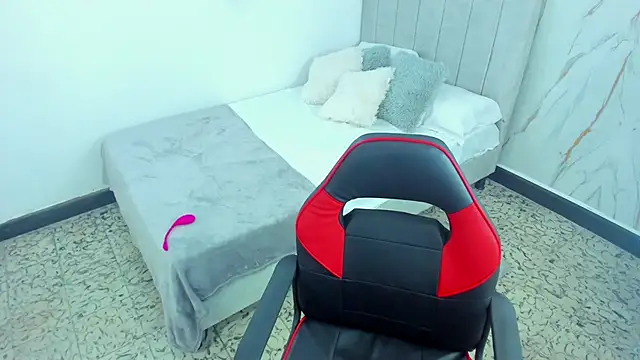 Snapshot of Amira_mansour chatting on November 2025 07:29:02 PM Amira mansour online show from November 2025 07:29:02 PM