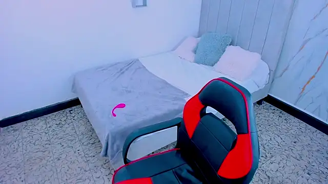 Snapshot of Amira_mansour chatting on November 2025 07:35:01 PM Amira mansour online show from November 2025 07:35:01 PM