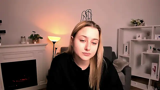 Lulu   Moon online show from April 2026 09:19:01 PM