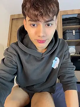 Snapshot of santi_Rush chatting on October 2025 11:14:01 PM santi Rush online show from October 2025 11:14:01 PM