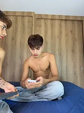 Snapshot of santi_Rush chatting on October 2025 07:52:01 PM santi Rush online show from October 2025 07:52:01 PM