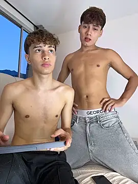 Snapshot of santi_Rush chatting on November 2025 10:41:02 PM santi Rush online show from November 2025 10:41:02 PM