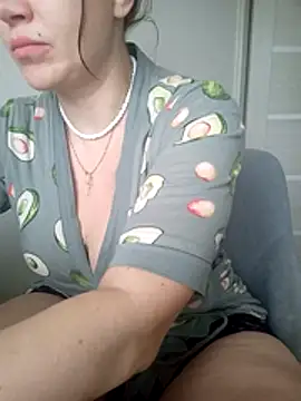 Ambika beauty online show from April 2026 12:32:02 PM