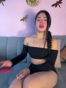 LunaMoore Pink online show from May 2026 11:51:01 AM