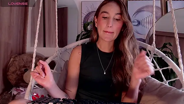 Lya montoya online show from November 2025 07:24:01 PM