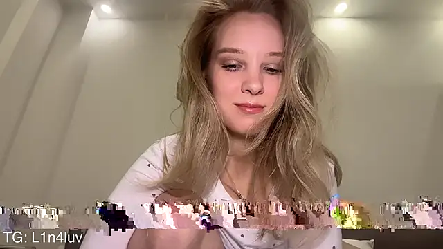 AIicaparkerc online show from April 2026 08:33:02 PM